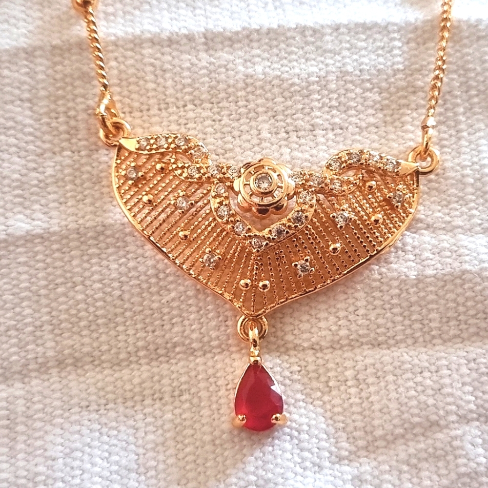 Women's Gold Color Rinstone Pearl Pendant